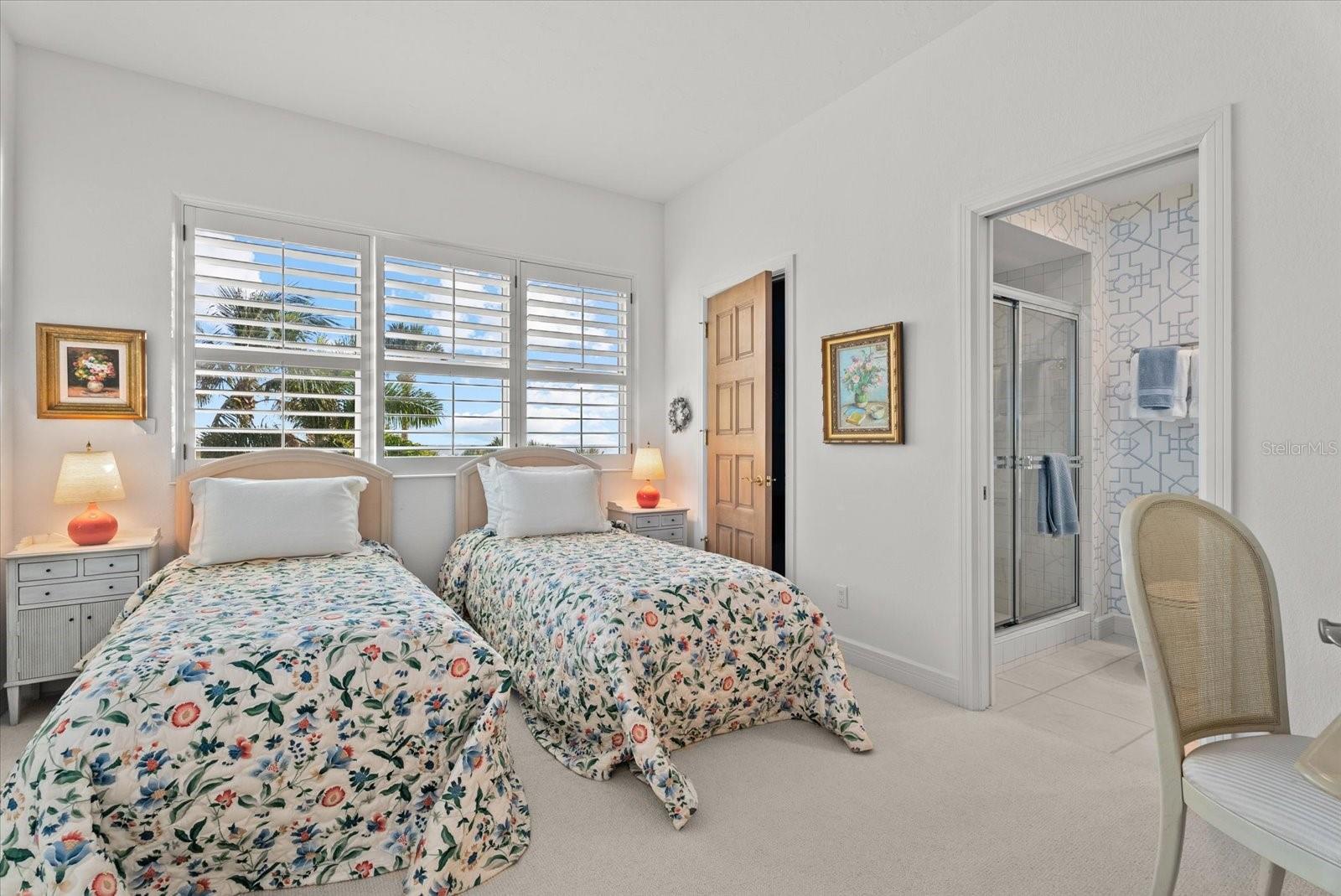 2165 GULF OF MEXICO DRIVE, #121, Longboat Key, FL 34228