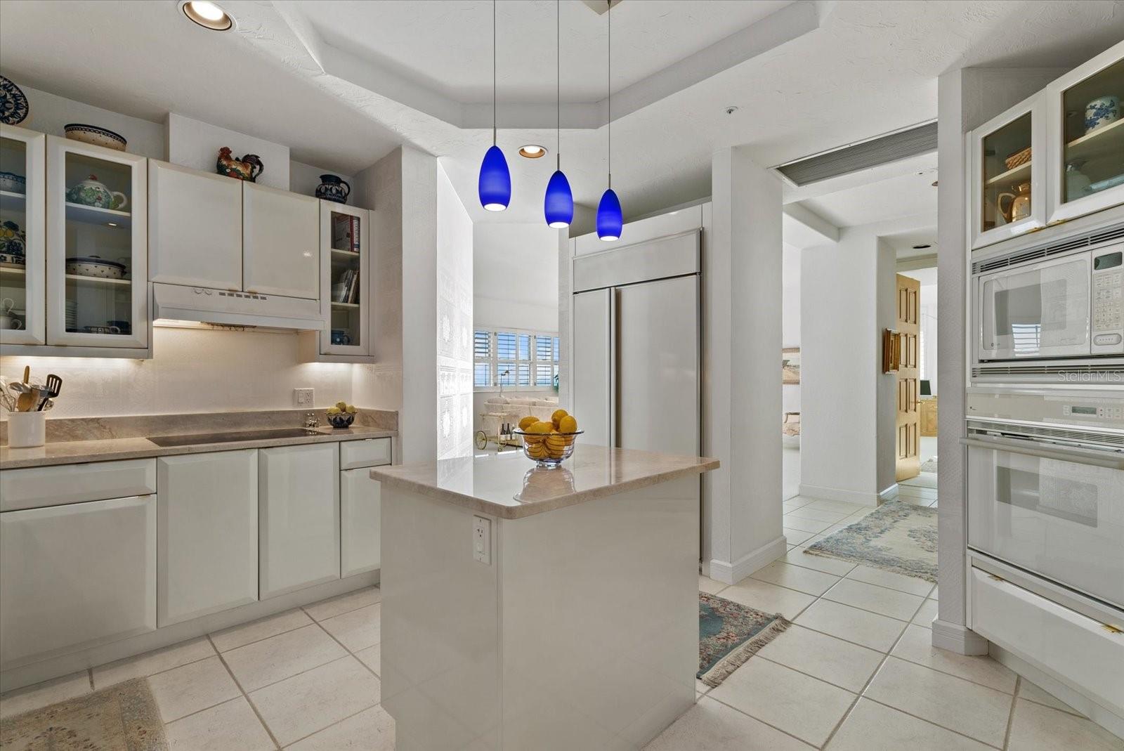 2165 GULF OF MEXICO DRIVE, #121, Longboat Key, FL 34228