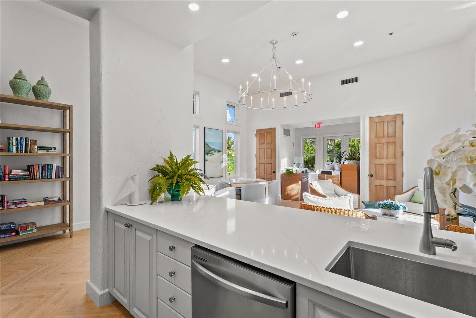2165 GULF OF MEXICO DRIVE, #121, Longboat Key, FL 34228
