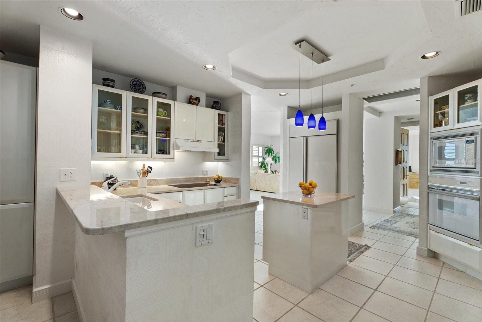 2165 GULF OF MEXICO DRIVE, #121, Longboat Key, FL 34228