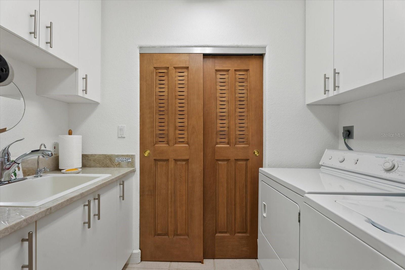 2165 GULF OF MEXICO DRIVE, #121, Longboat Key, FL 34228