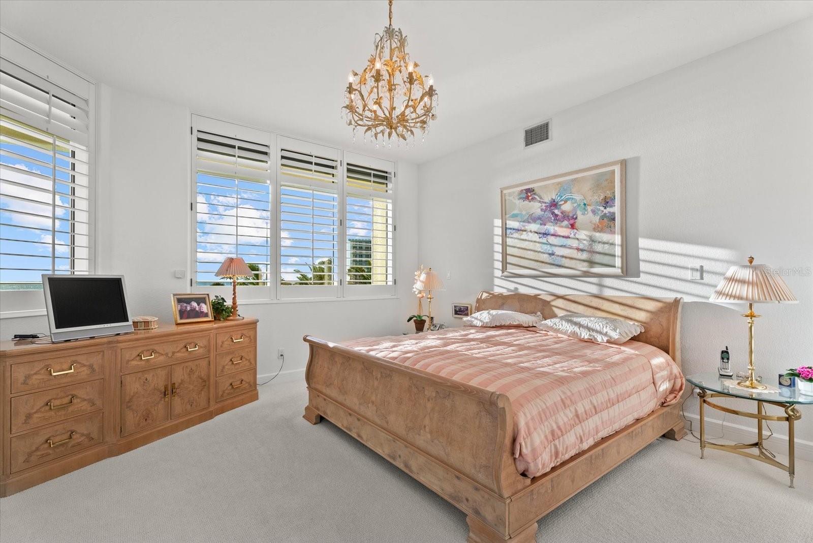 2165 GULF OF MEXICO DRIVE, #121, Longboat Key, FL 34228