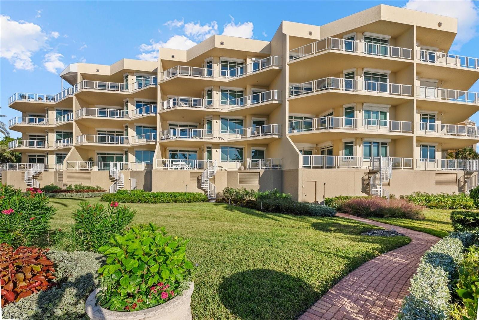 2165 GULF OF MEXICO DRIVE, #121, Longboat Key, FL 34228