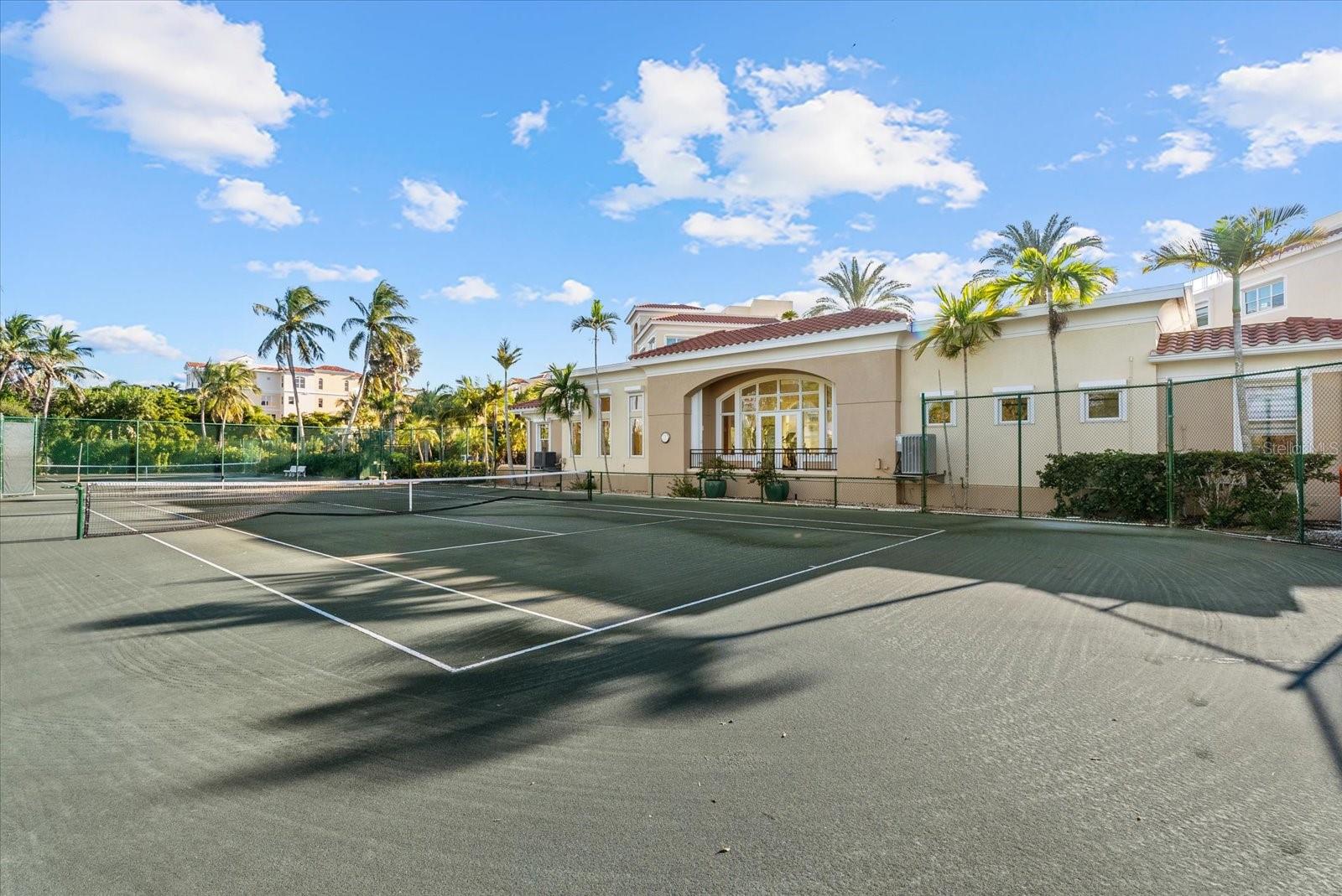 2165 GULF OF MEXICO DRIVE, #121, Longboat Key, FL 34228