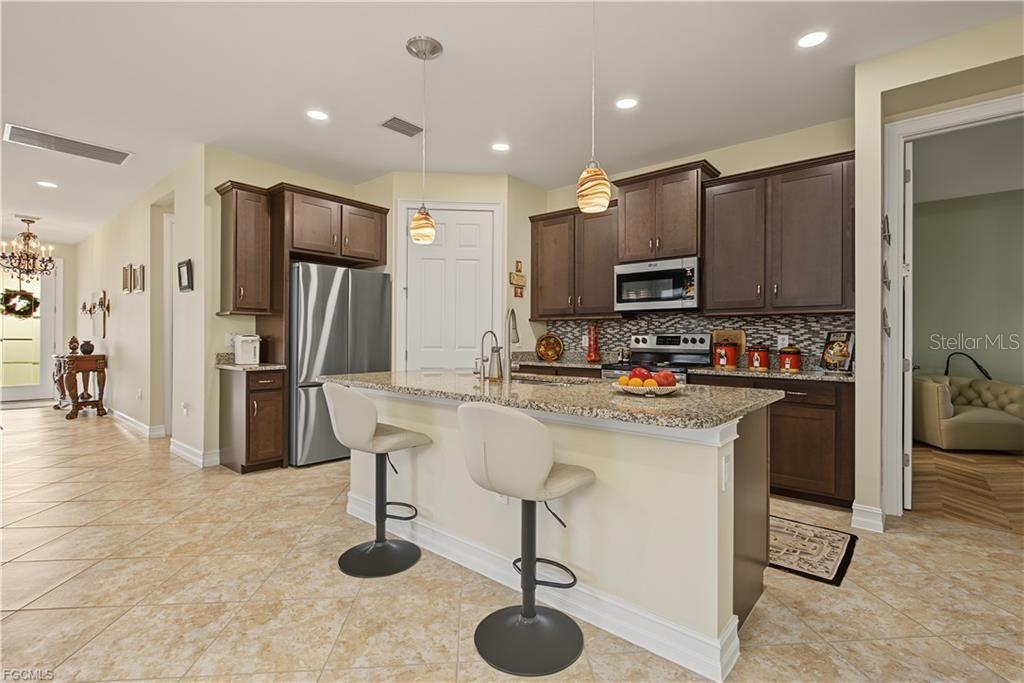 3161 AMADORA CIRCLE, Cape Coral, FL 33909