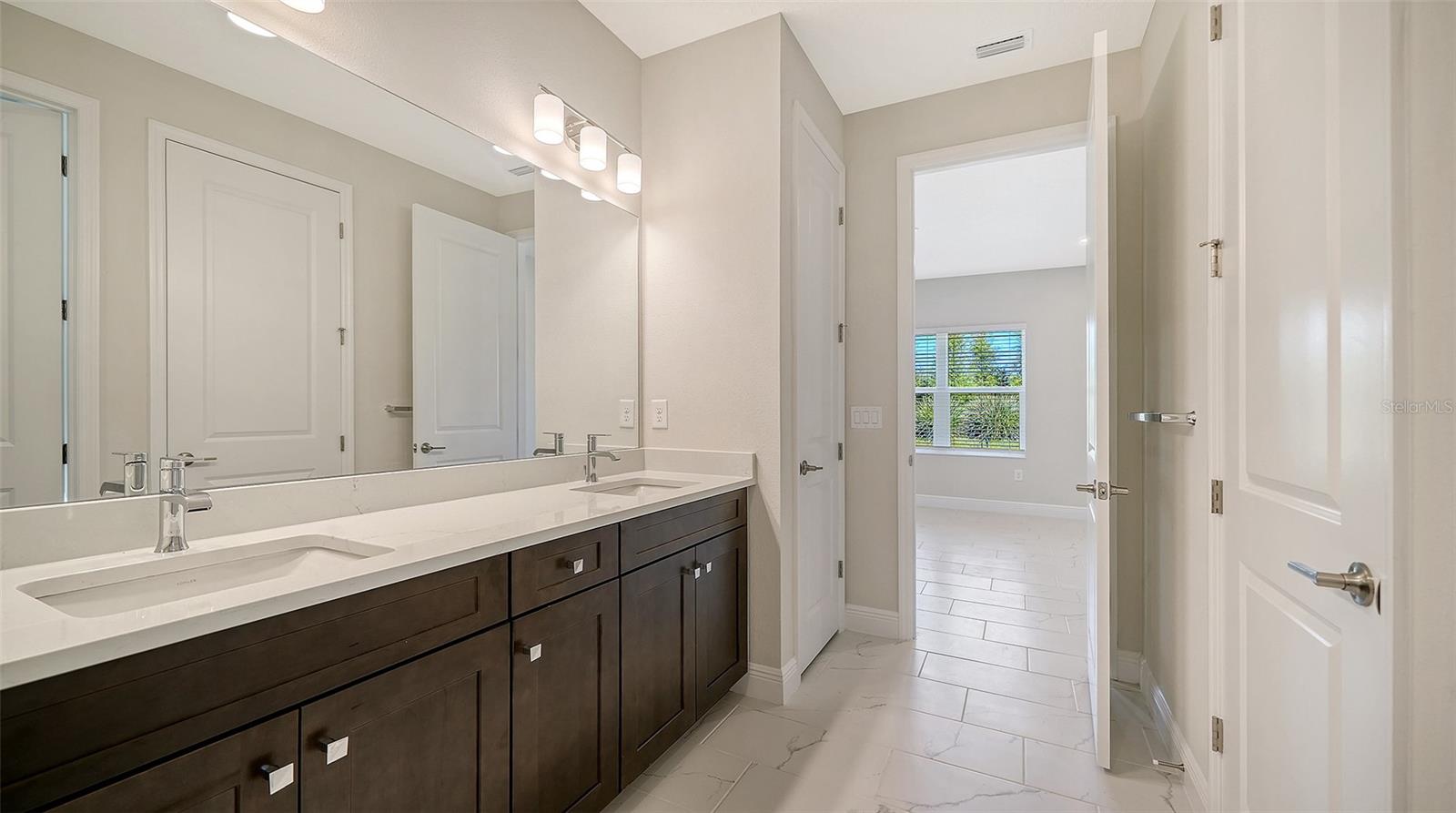 8472 ANTHIRIUM LOOP, Sarasota, FL 34240