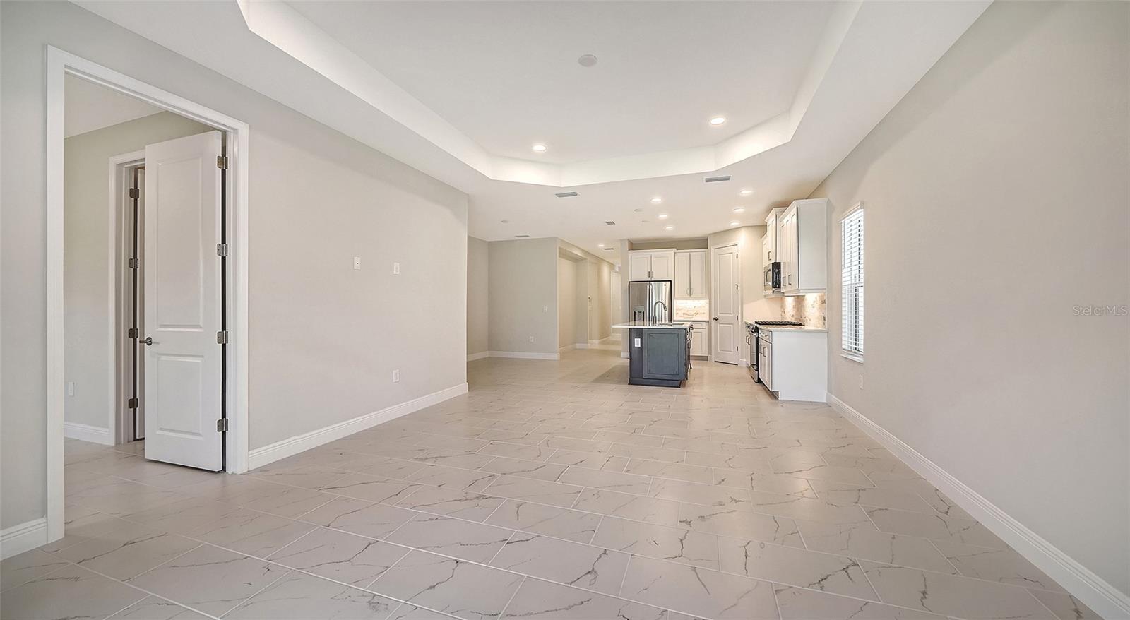 8472 ANTHIRIUM LOOP, Sarasota, FL 34240
