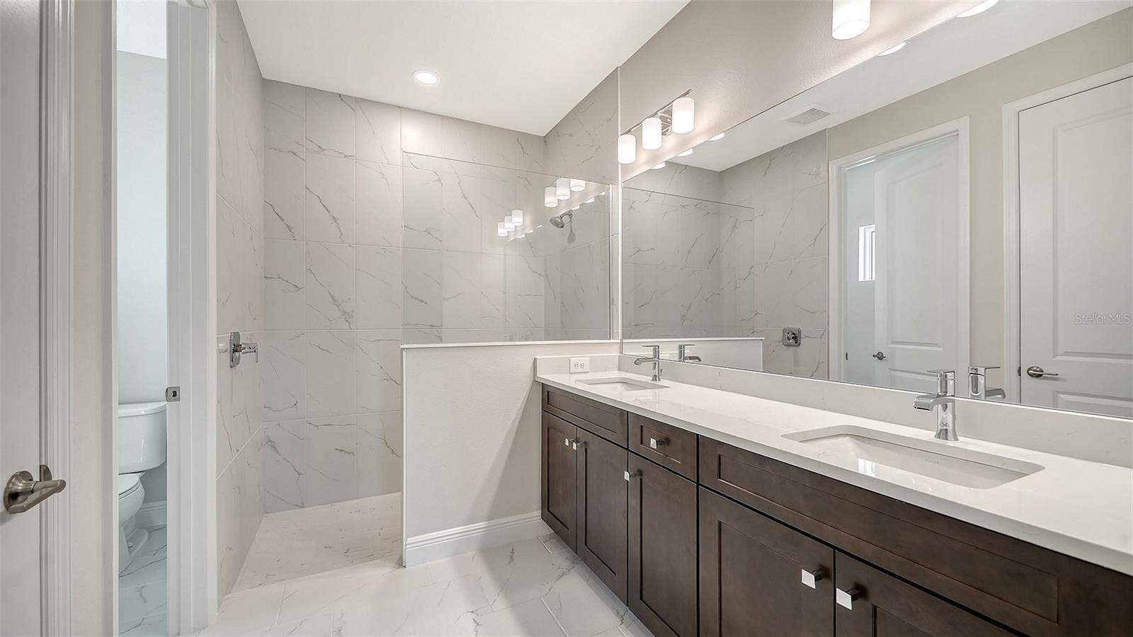 8472 ANTHIRIUM LOOP, Sarasota, FL 34240 8472 ANTHIRIUM LOOP, Sarasota, FL 34240
