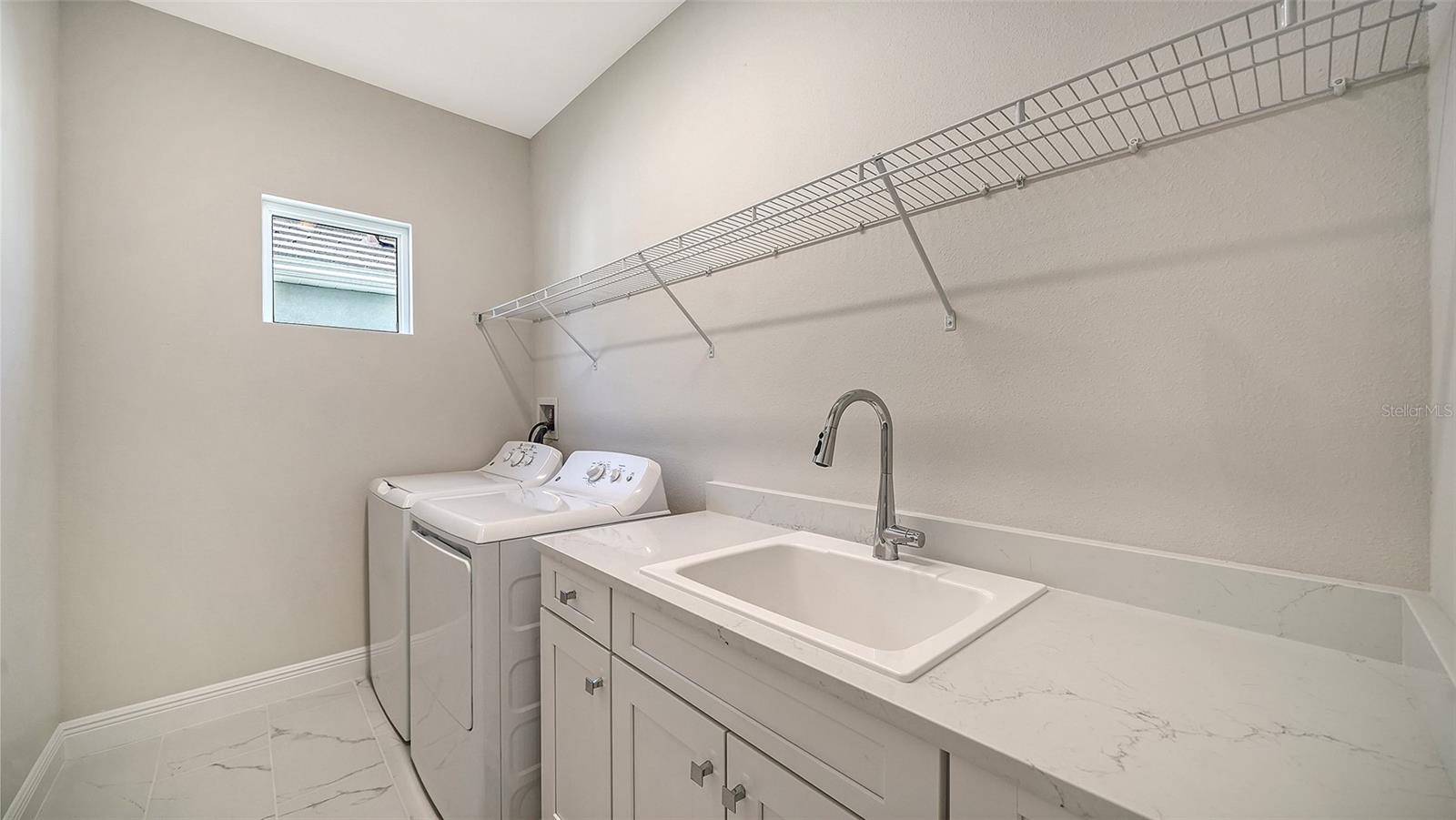 8472 ANTHIRIUM LOOP, Sarasota, FL 34240