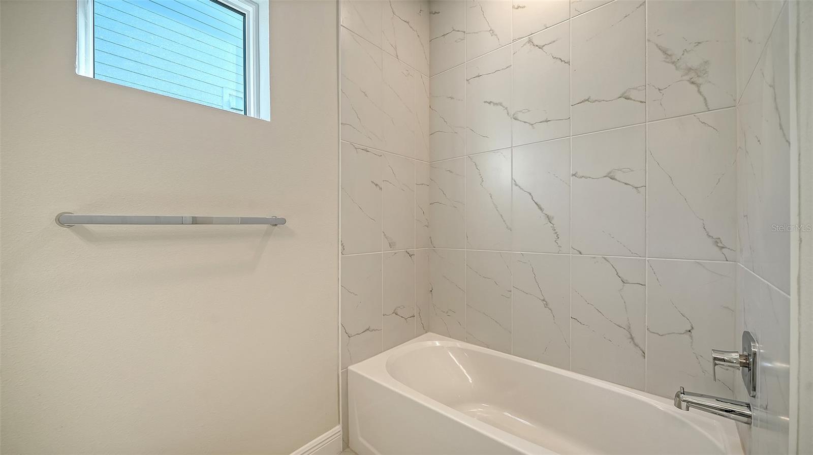 8472 ANTHIRIUM LOOP, Sarasota, FL 34240
