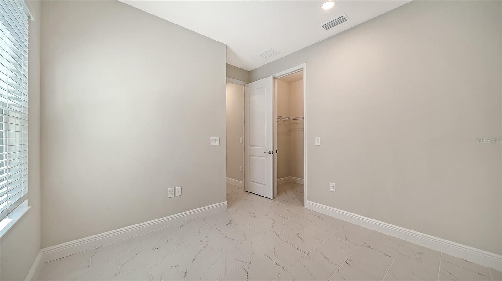 8472 ANTHIRIUM LOOP, Sarasota, FL 34240