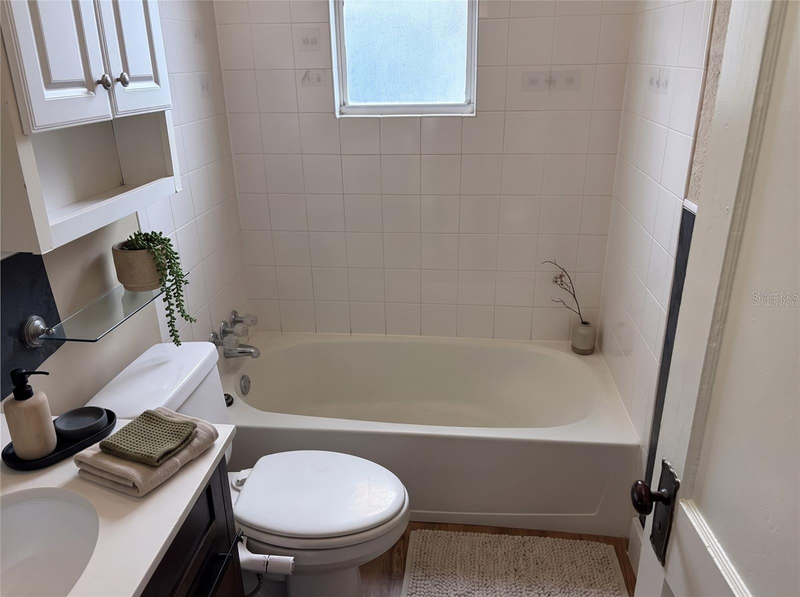 Bathroom "Virtually staged"