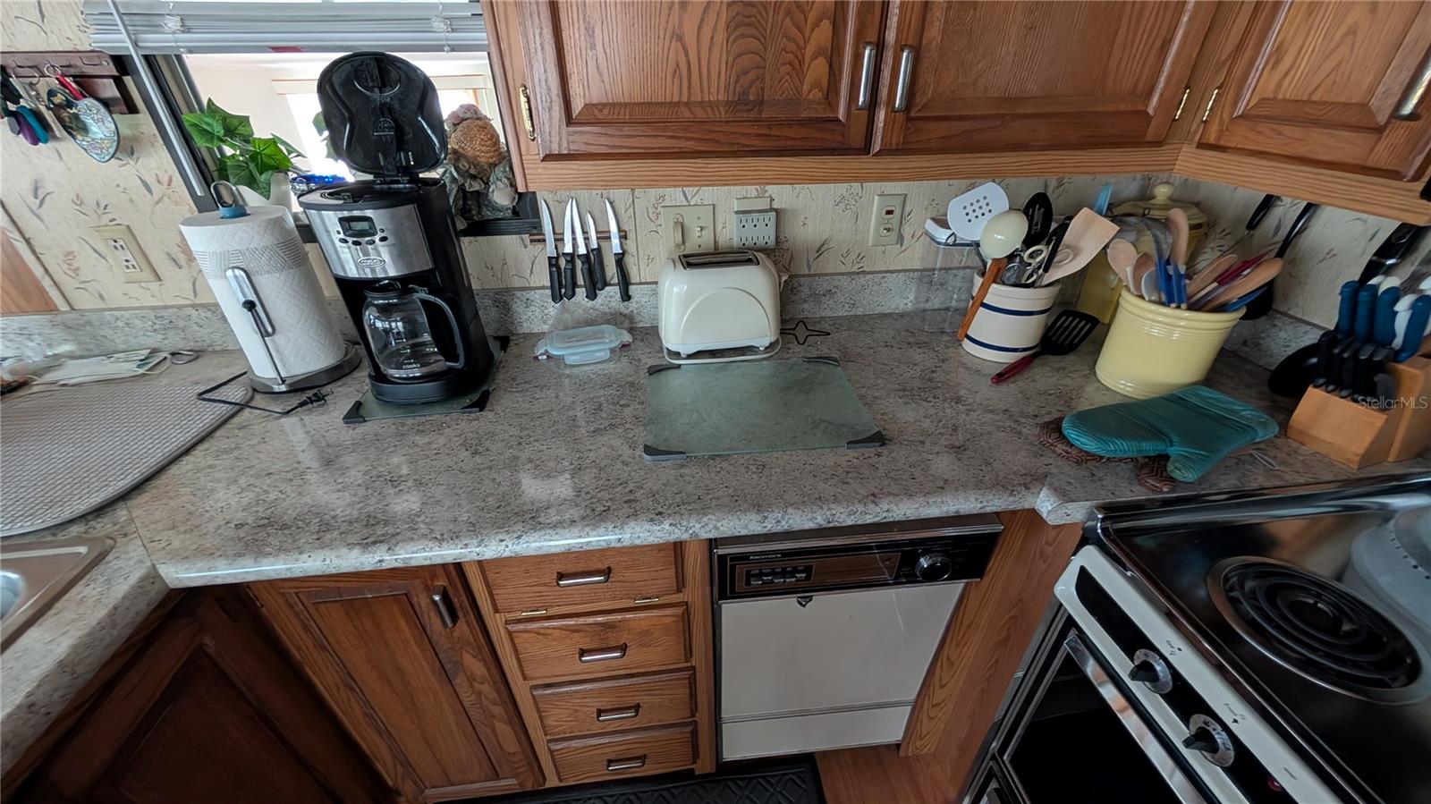 DISHWASHER, MICROWAVE, ELECTRIC RANGE