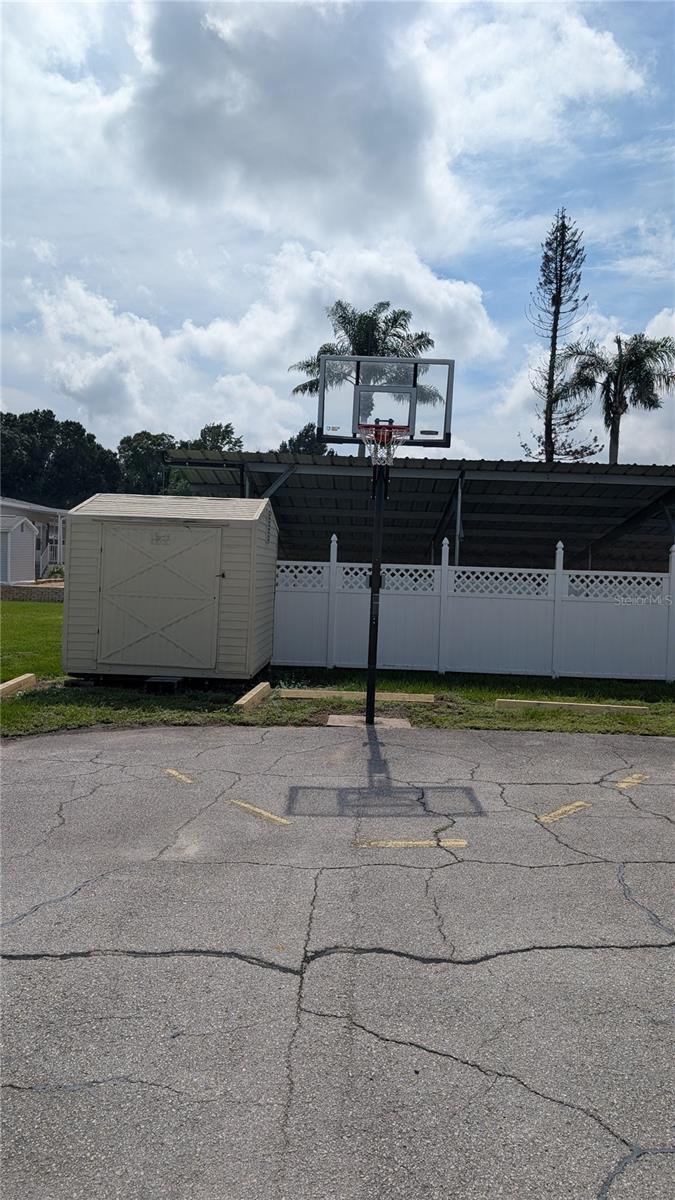 BASKETBALL AREA