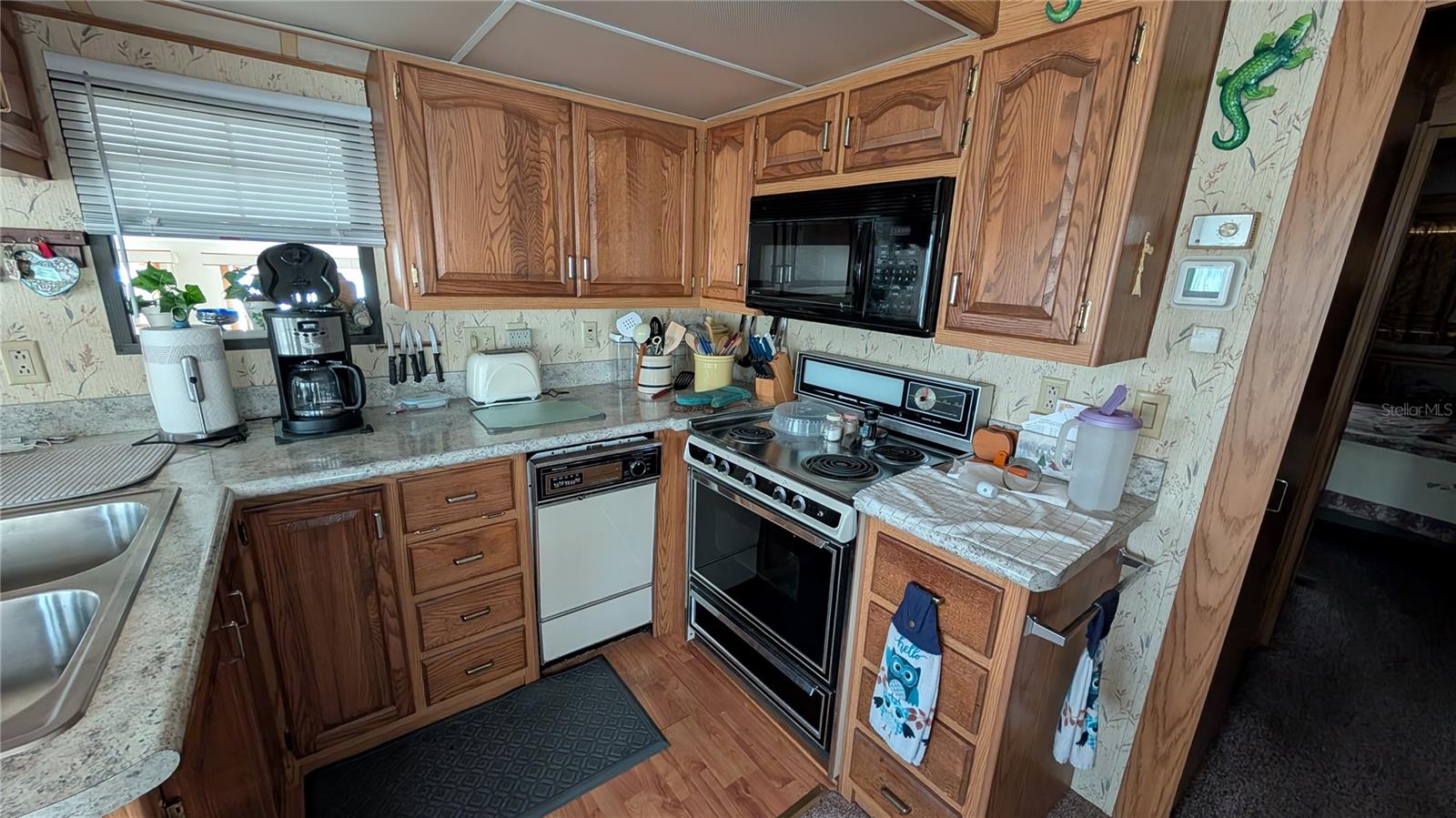 DISHWASHER, MICROWAVE, ELECTRIC RANGE