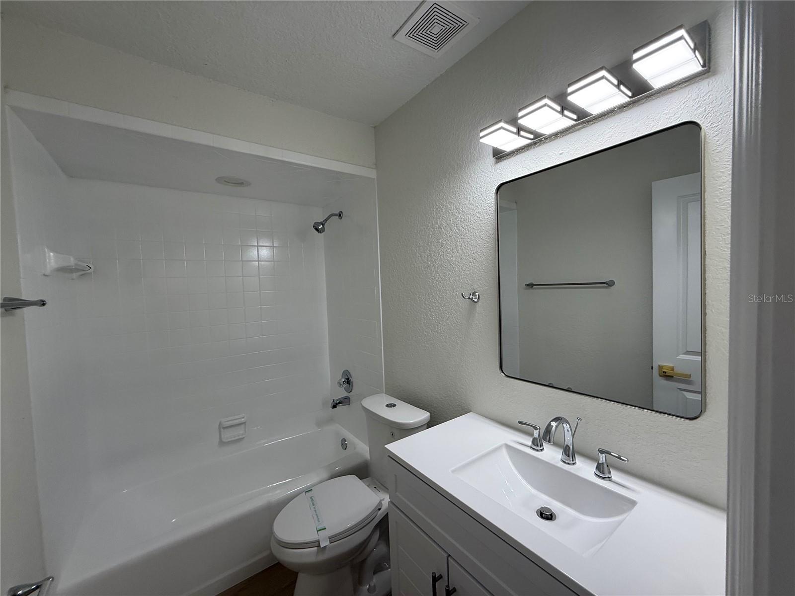 6926 ODONIEL LOOP W, Lakeland, FL 33809