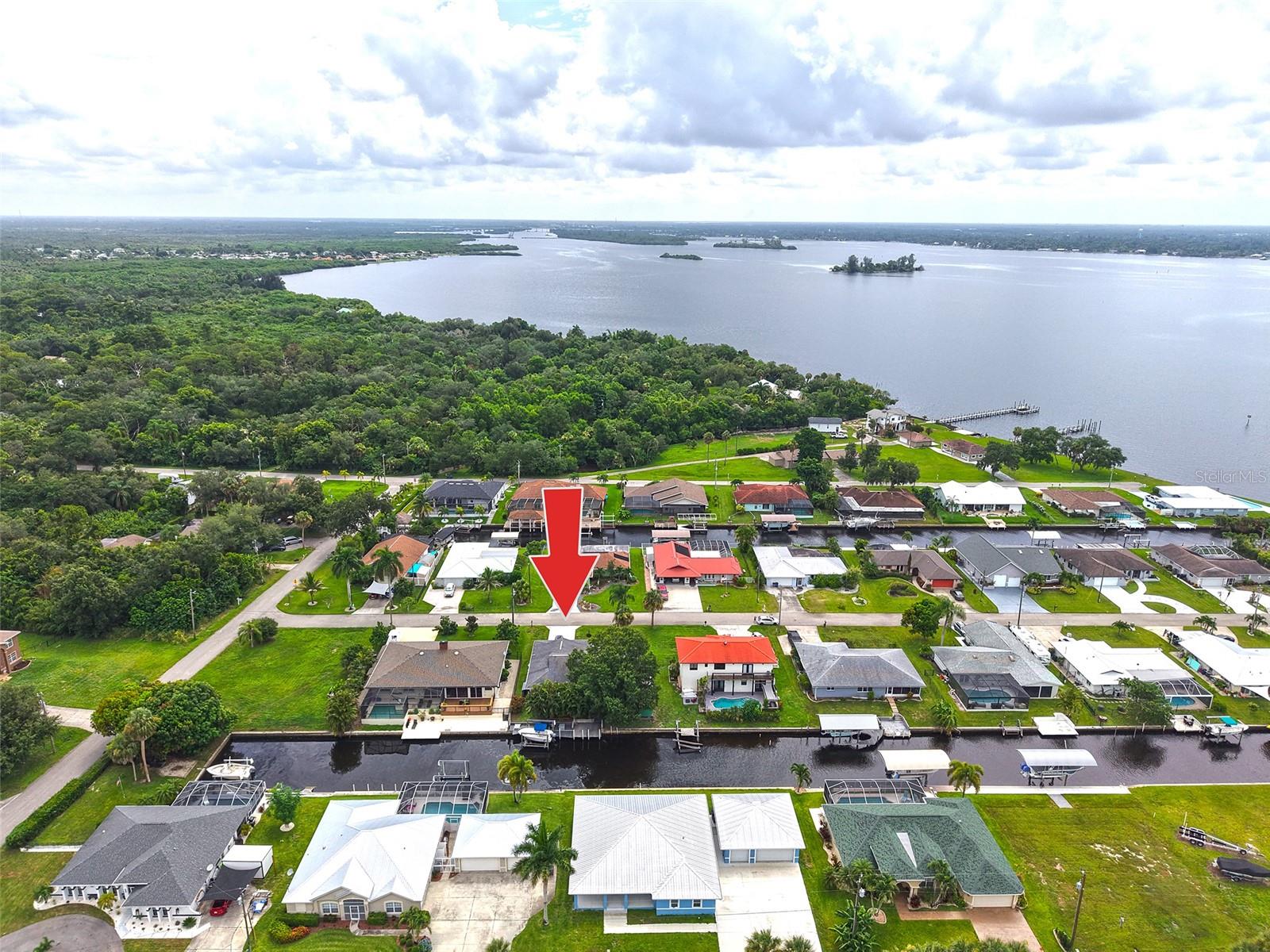 7228 REYMOOR DRIVE, North Fort Myers, FL 33917 7228 REYMOOR DRIVE, North Fort Myers, FL 33917