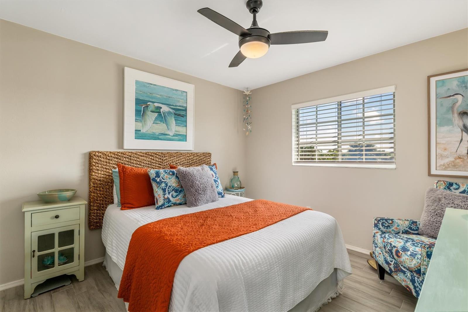 TRANQUIL PRIMARY BEDROOM WITH ENSUITE BATHROOM