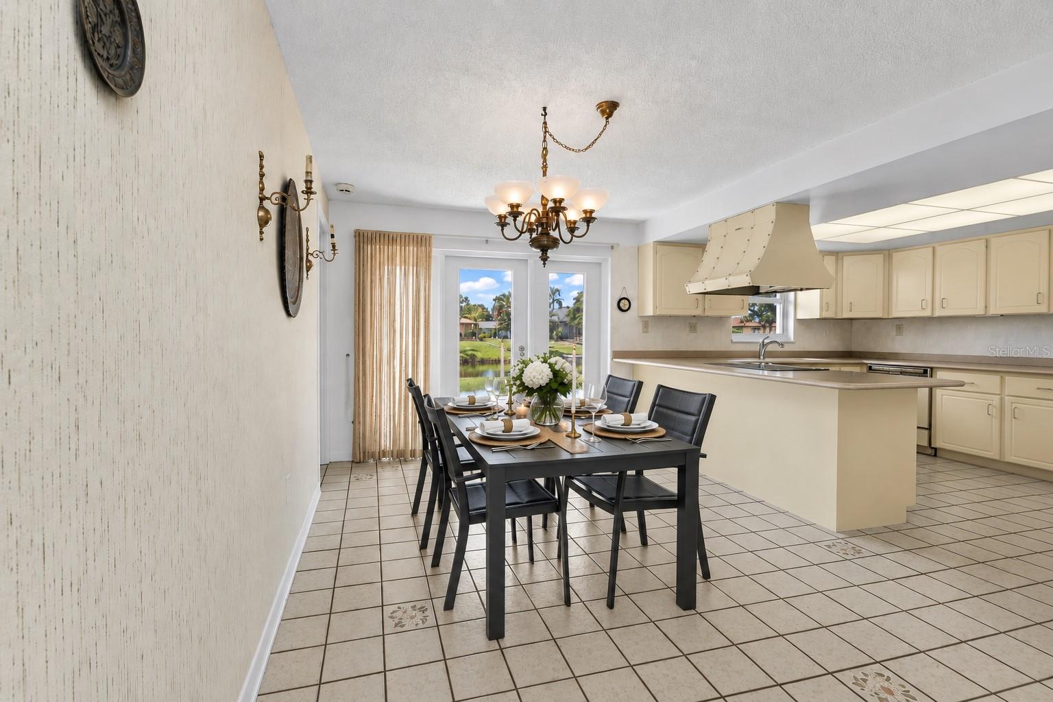 Staged dining