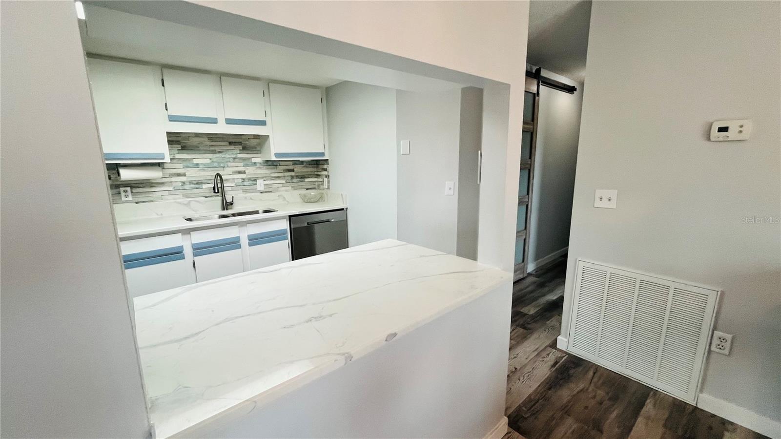 Breakfast bar