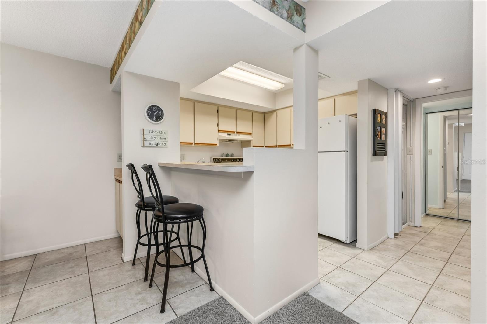Breakfast bar