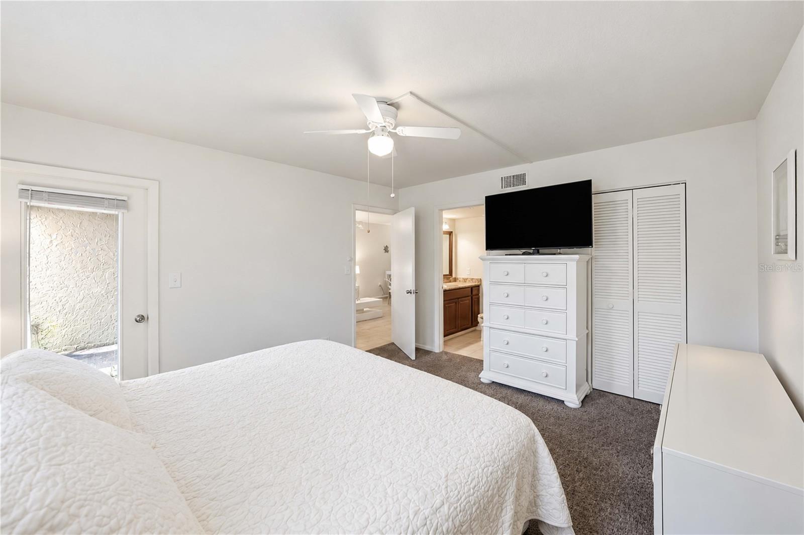 1999 KINGS HIGHWAY, #16B, Port Charlotte, FL 33980