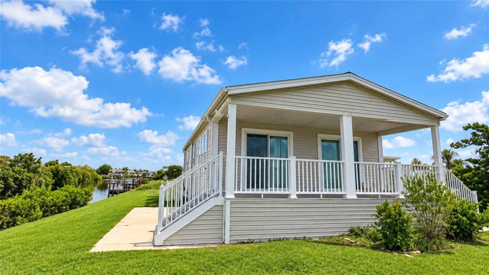 734 BLACKBURN BOULEVARD, North Port, FL 34287