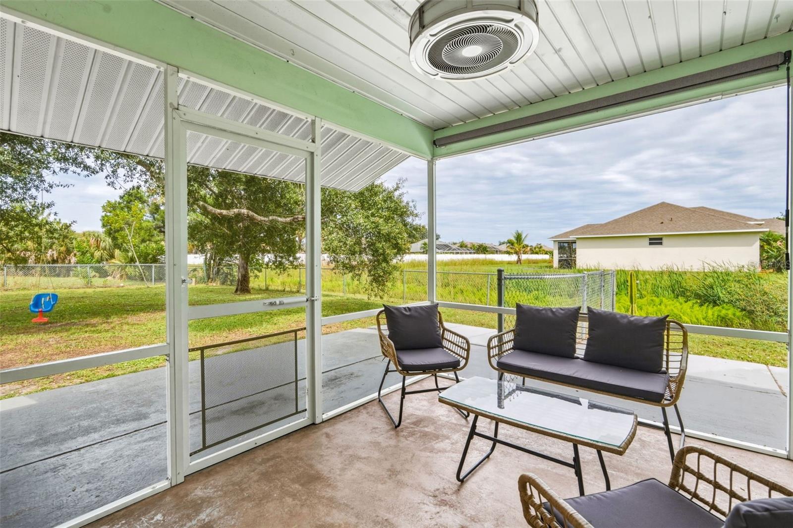 Rear Lanai