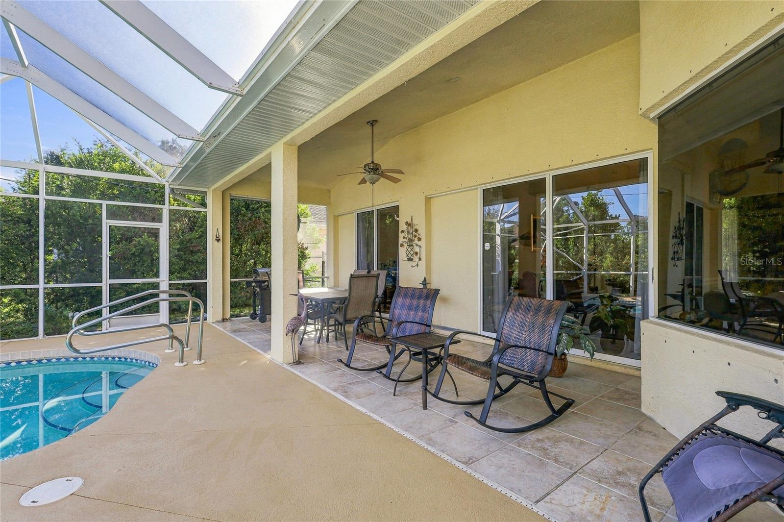spacious lanai