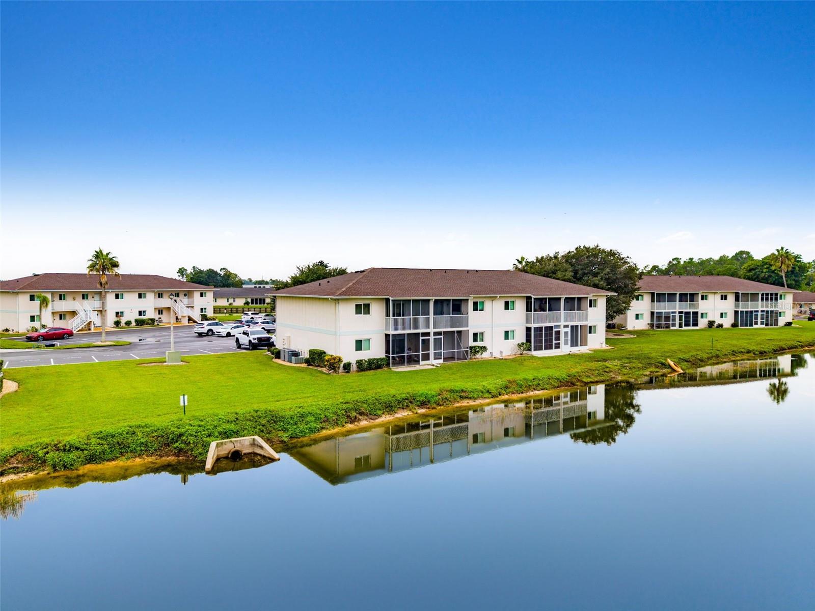 Scenic Lakefront Community Scenic Lakefront Community
