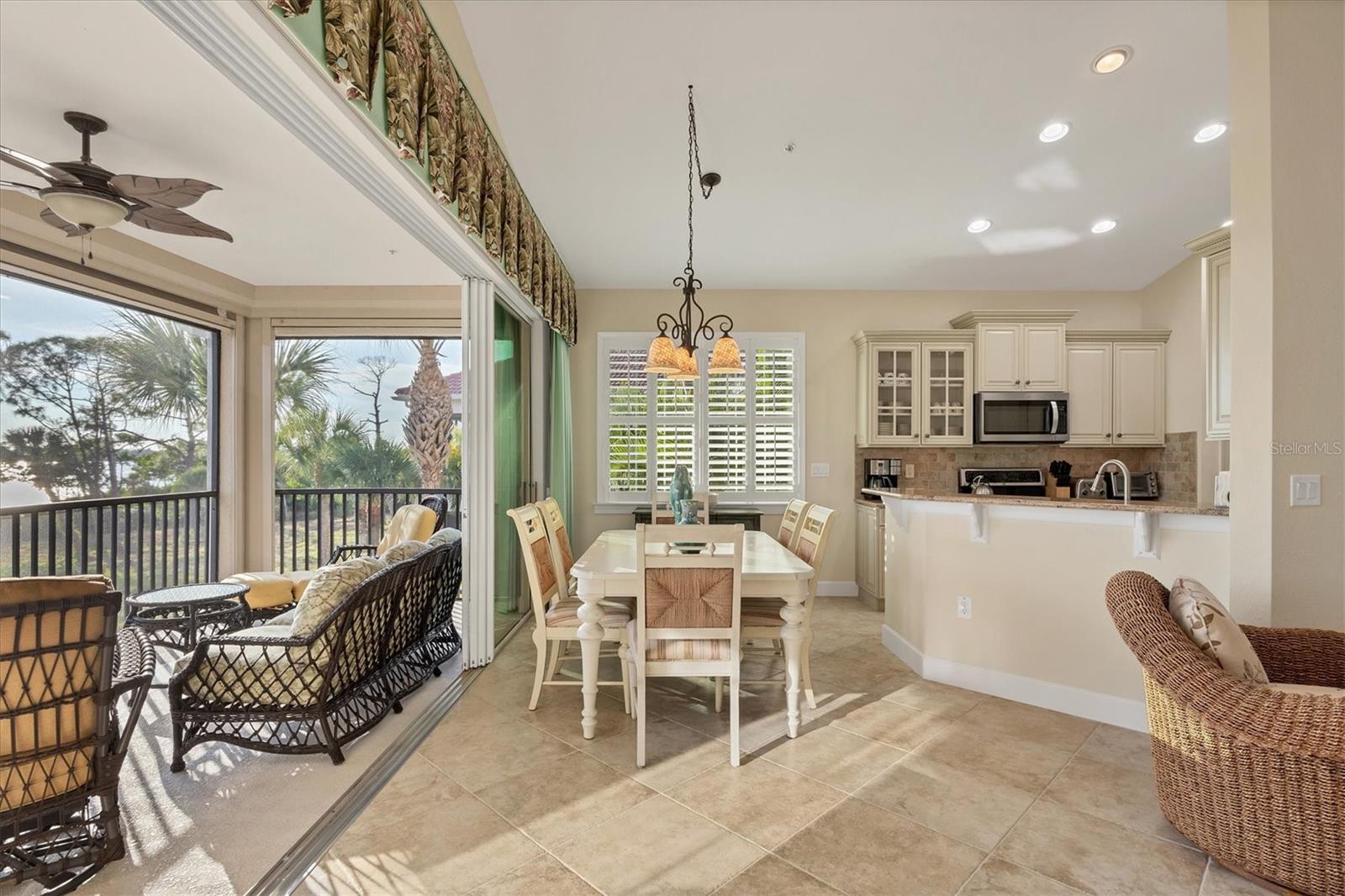 Dinette/Porch/Kitchen