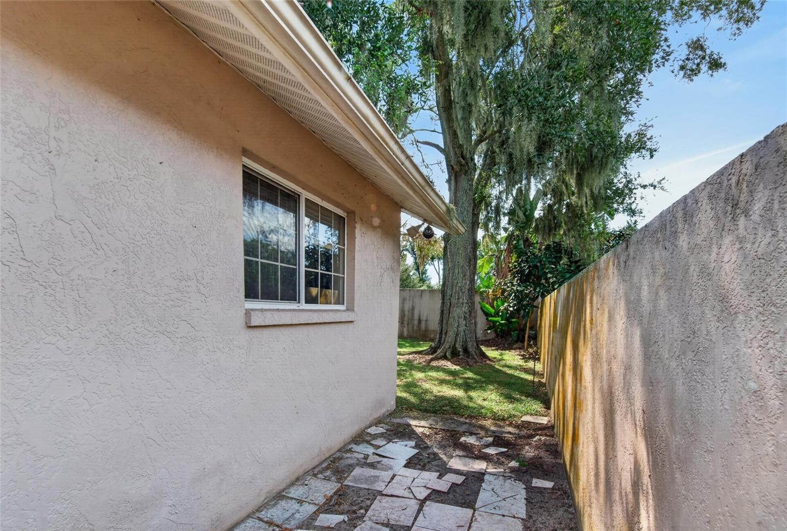 3122 RESEDA COURT, Tampa, FL 33618