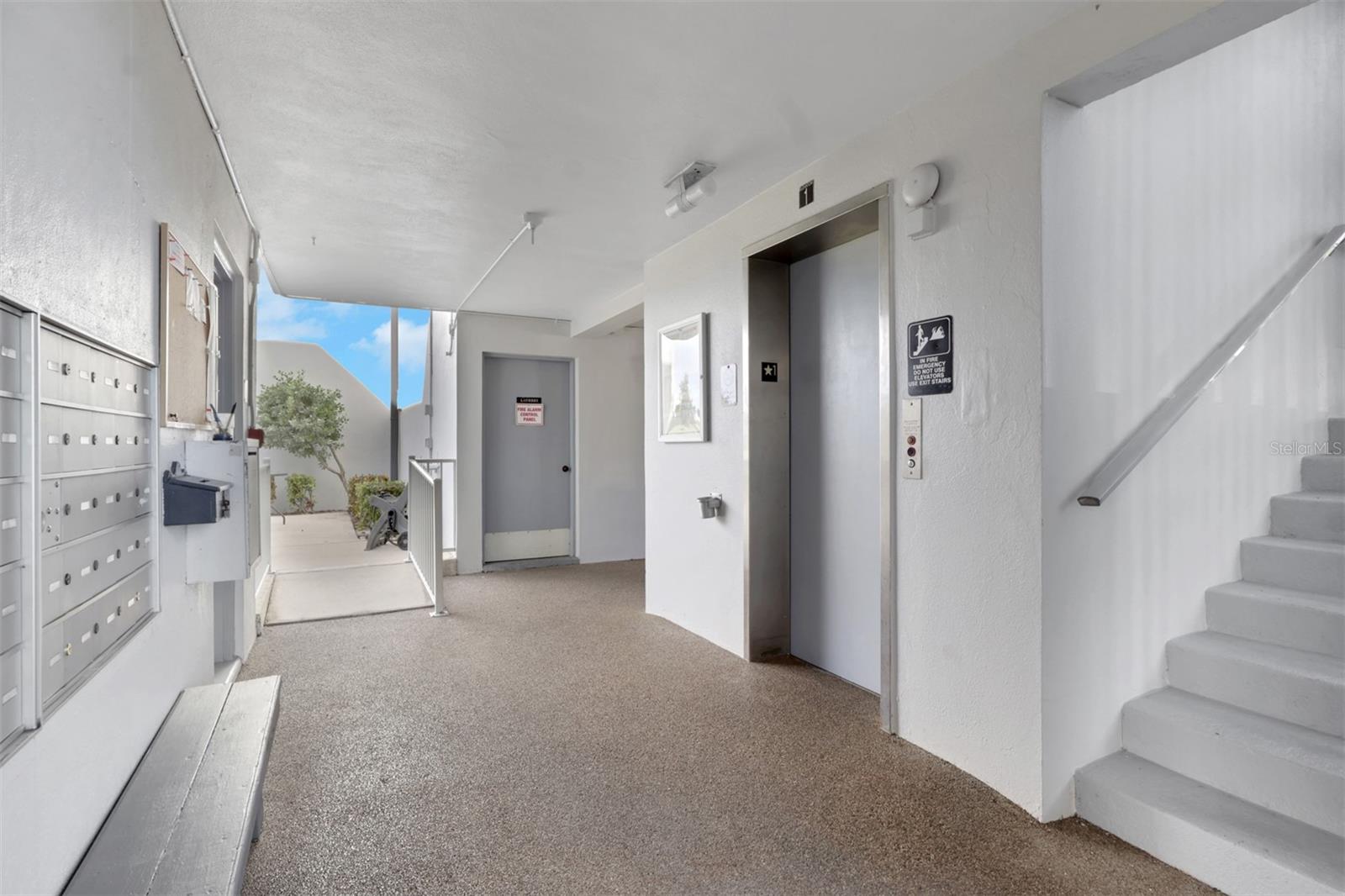 Choice of elevator or stairs
