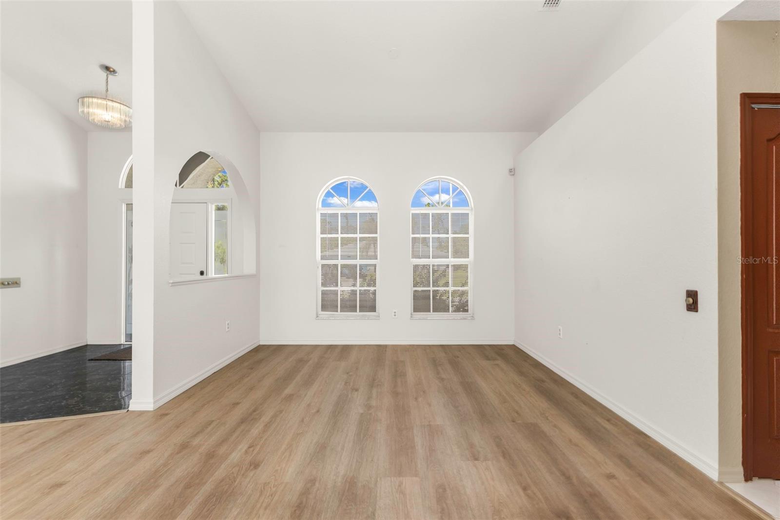 Formal dinning/flex space