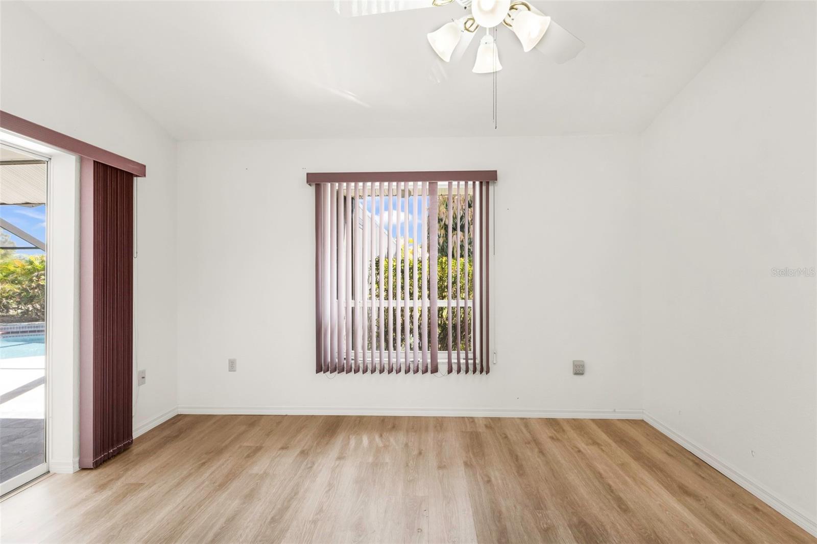 Bonus room off located off of the primary suite