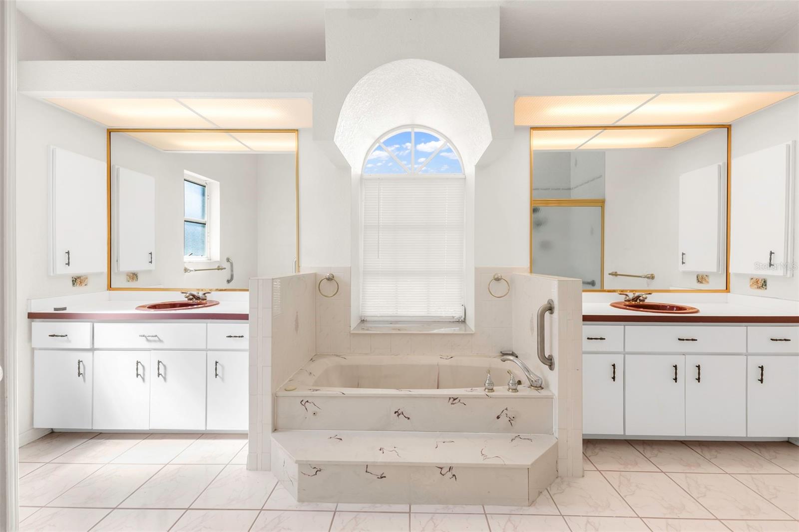 Primary ensuite bathroom