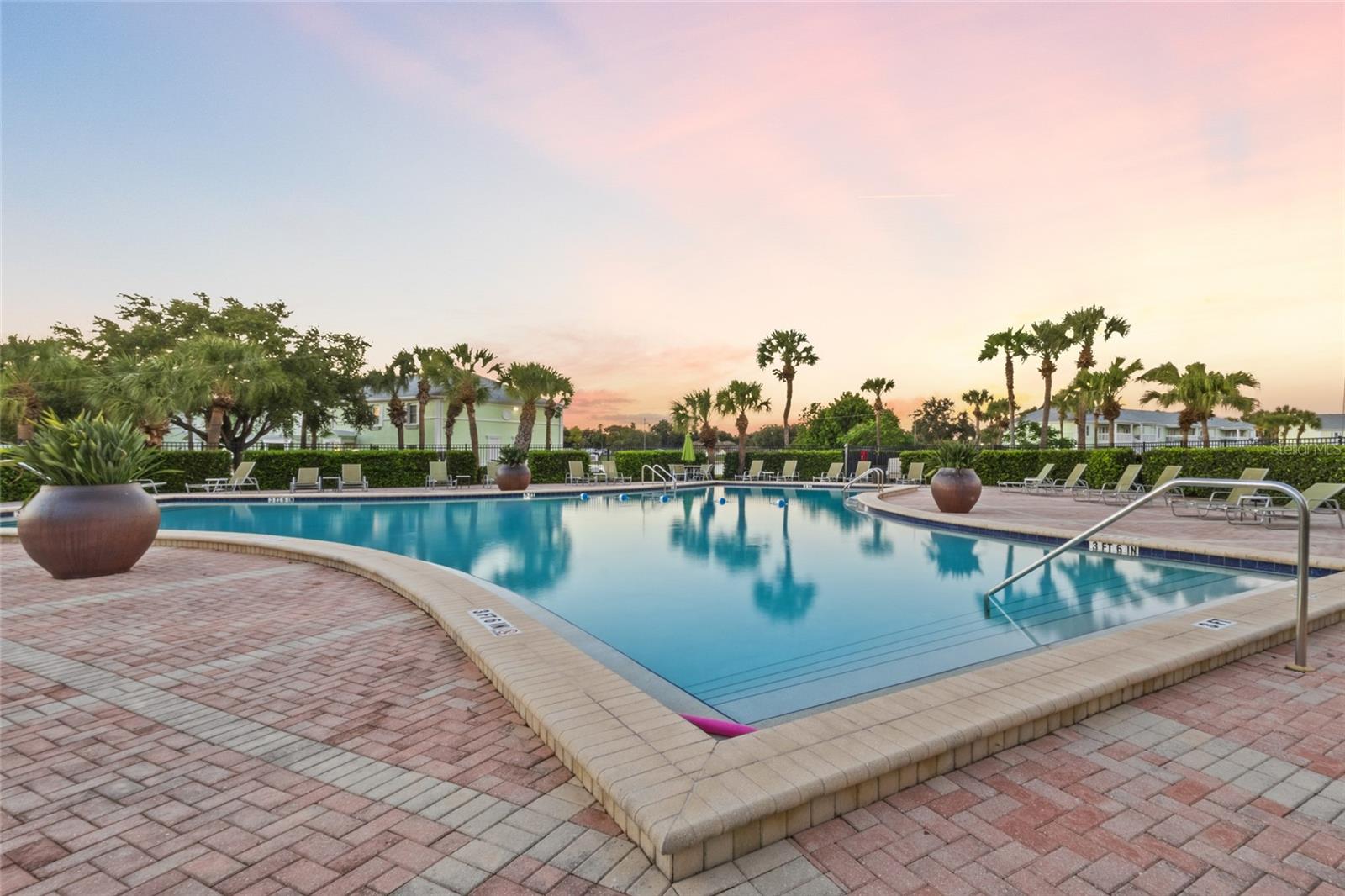 5202 BEACH DRIVE SE, #D, St Petersburg, FL 33705