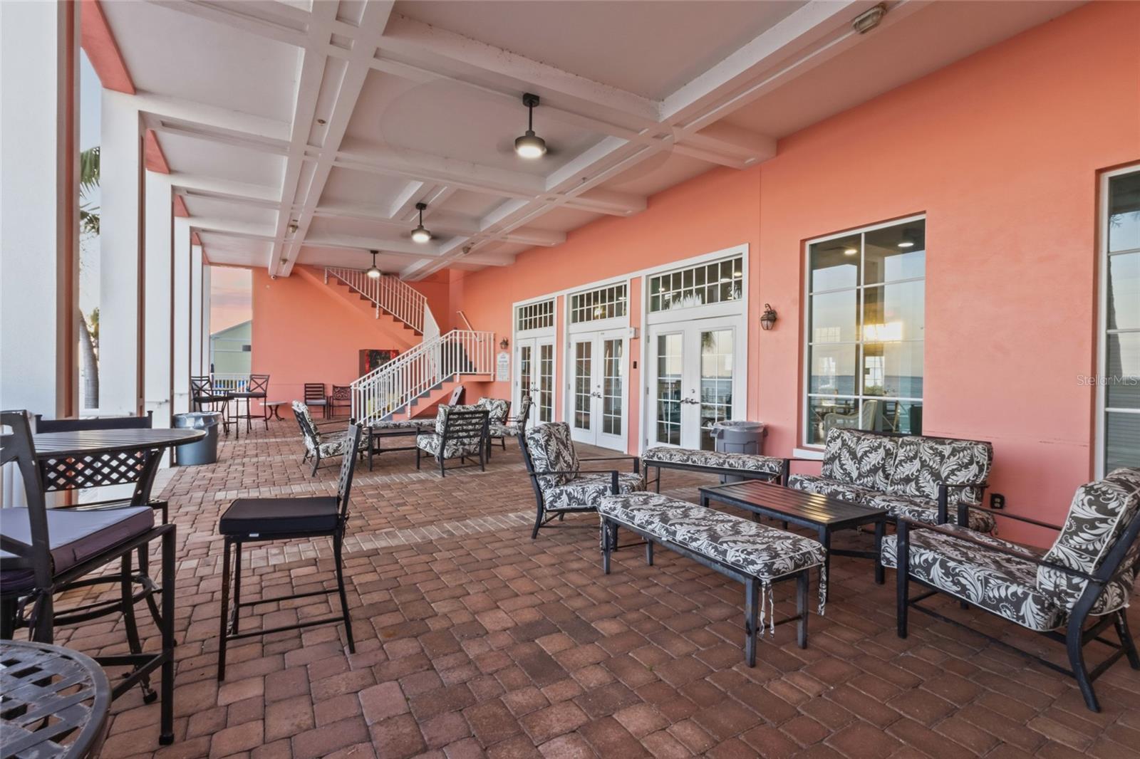 5202 BEACH DRIVE SE, #D, St Petersburg, FL 33705