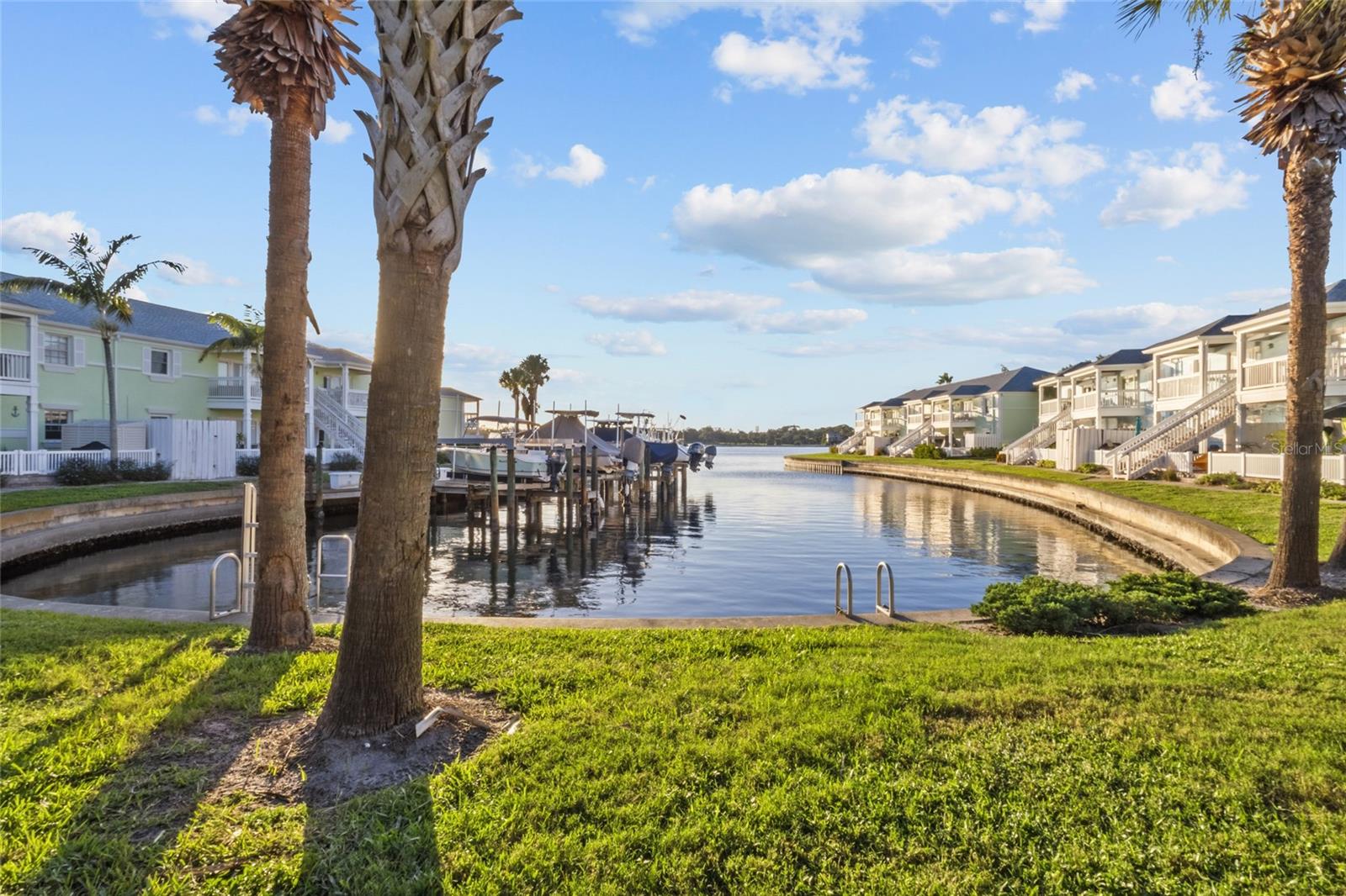 5202 BEACH DRIVE SE, #D, St Petersburg, FL 33705