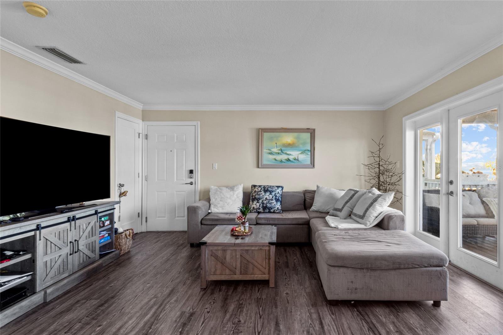 5202 BEACH DRIVE SE, #D, St Petersburg, FL 33705 5202 BEACH DRIVE SE, #D, St Petersburg, FL 33705