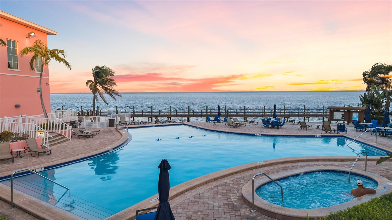 5202 BEACH DRIVE SE, #D, St Petersburg, FL 33705
