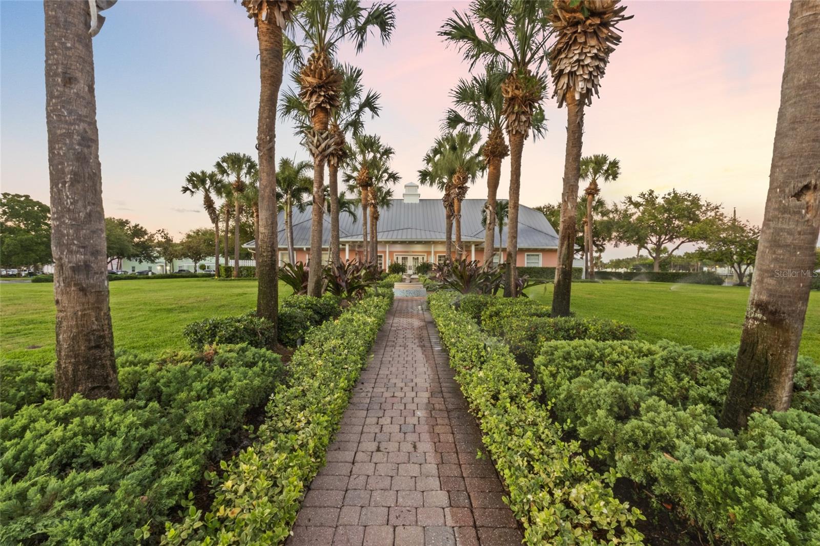 5202 BEACH DRIVE SE, #D, St Petersburg, FL 33705
