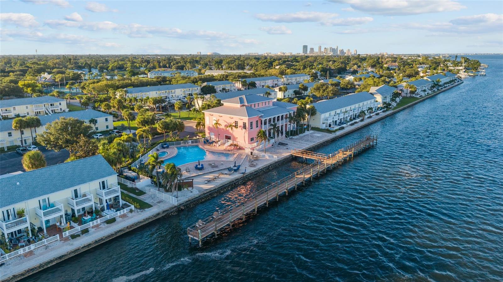 5202 BEACH DRIVE SE, #D, St Petersburg, FL 33705