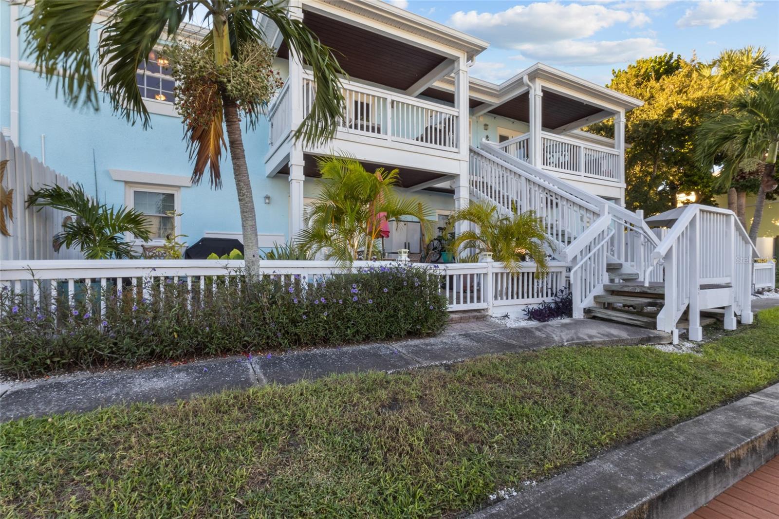 5202 BEACH DRIVE SE, #D, St Petersburg, FL 33705 5202 BEACH DRIVE SE, #D, St Petersburg, FL 33705