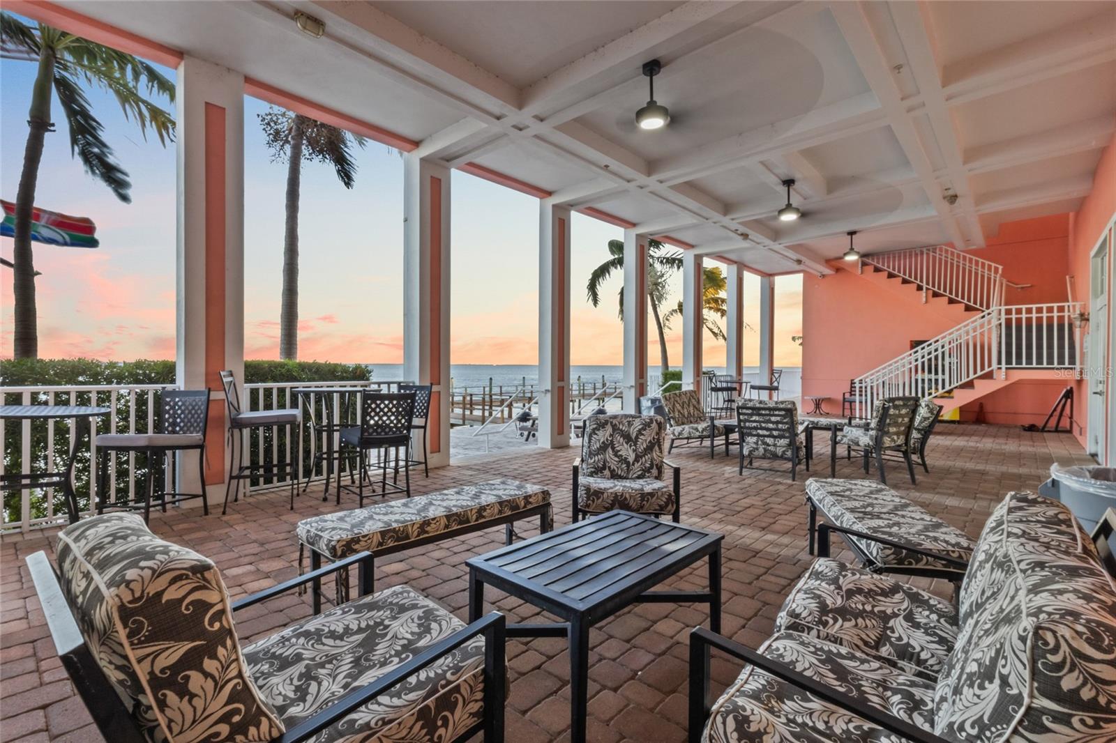 5202 BEACH DRIVE SE, #D, St Petersburg, FL 33705