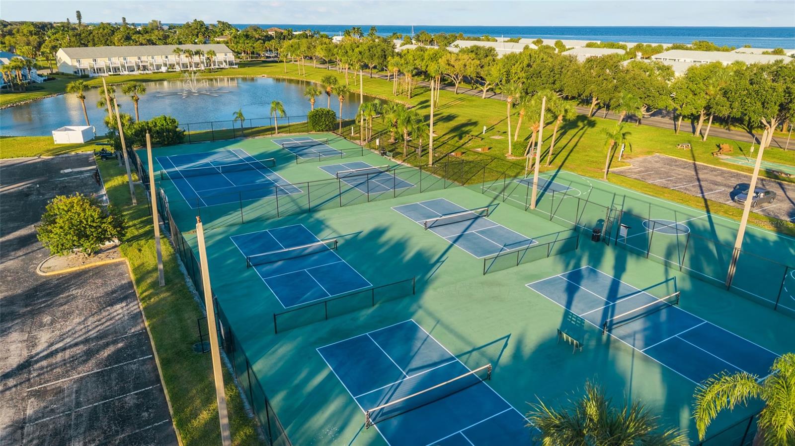 5202 BEACH DRIVE SE, #D, St Petersburg, FL 33705