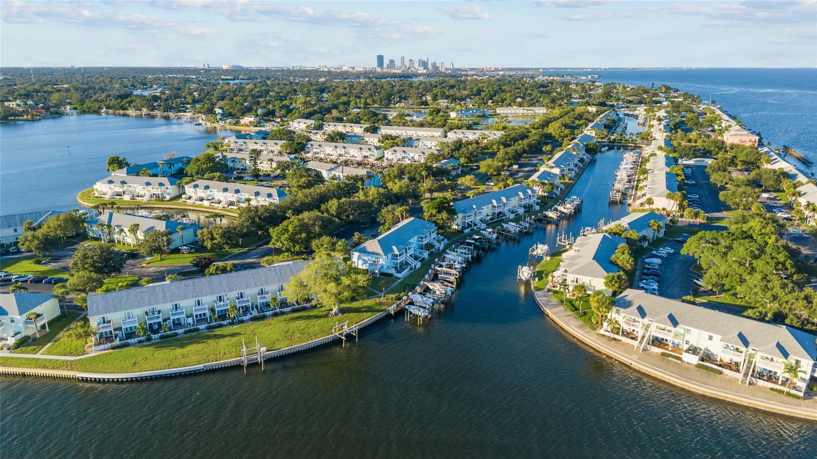 5202 BEACH DRIVE SE, #D, St Petersburg, FL 33705
