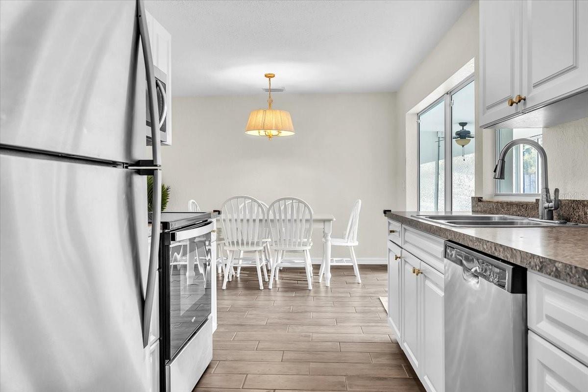 2524 COLLINGSWOOD BOULEVARD, Port Charlotte, FL 33948