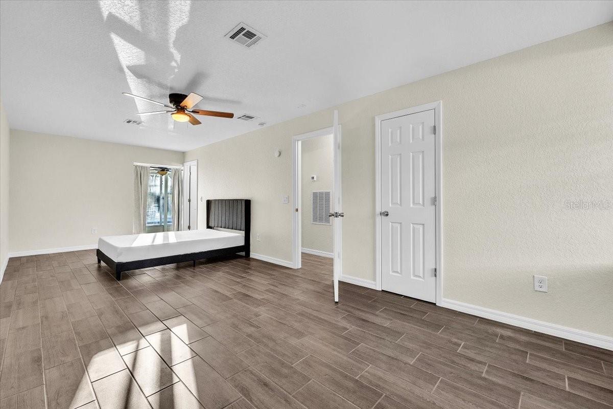 2524 COLLINGSWOOD BOULEVARD, Port Charlotte, FL 33948