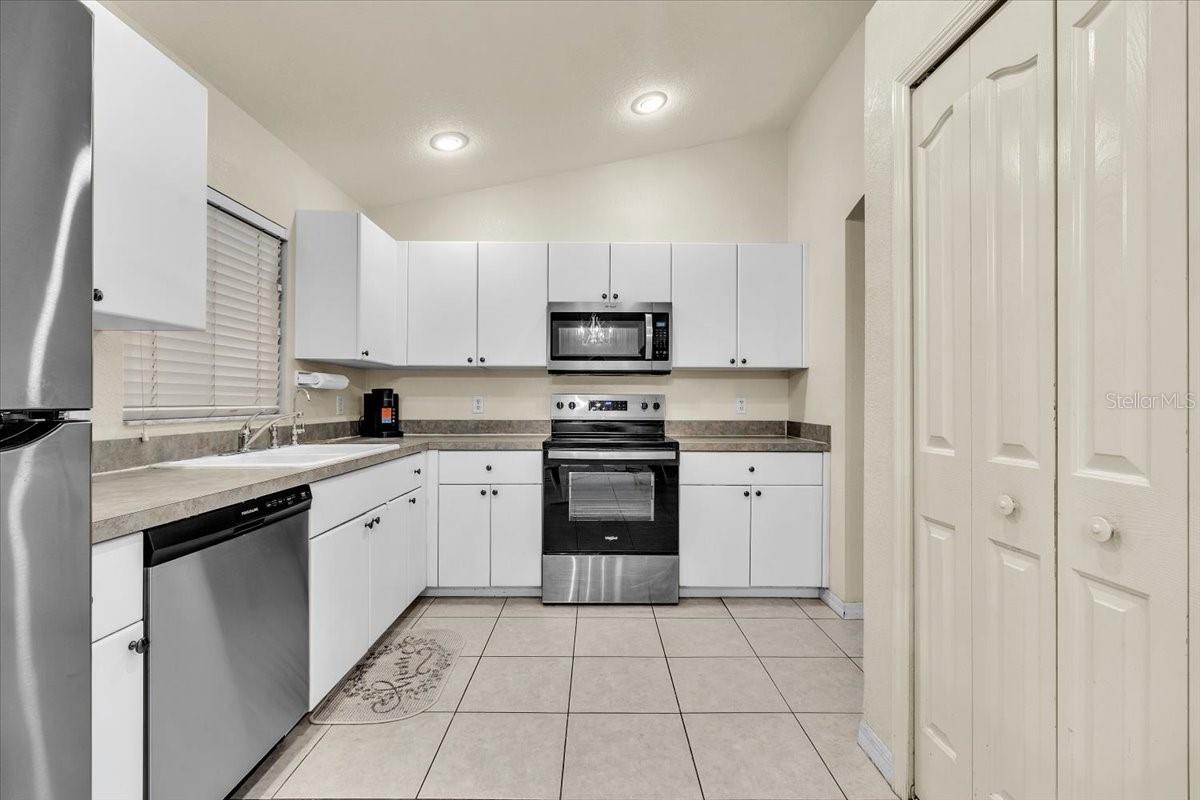 1091 LUAU STREET, North Port, FL 34286